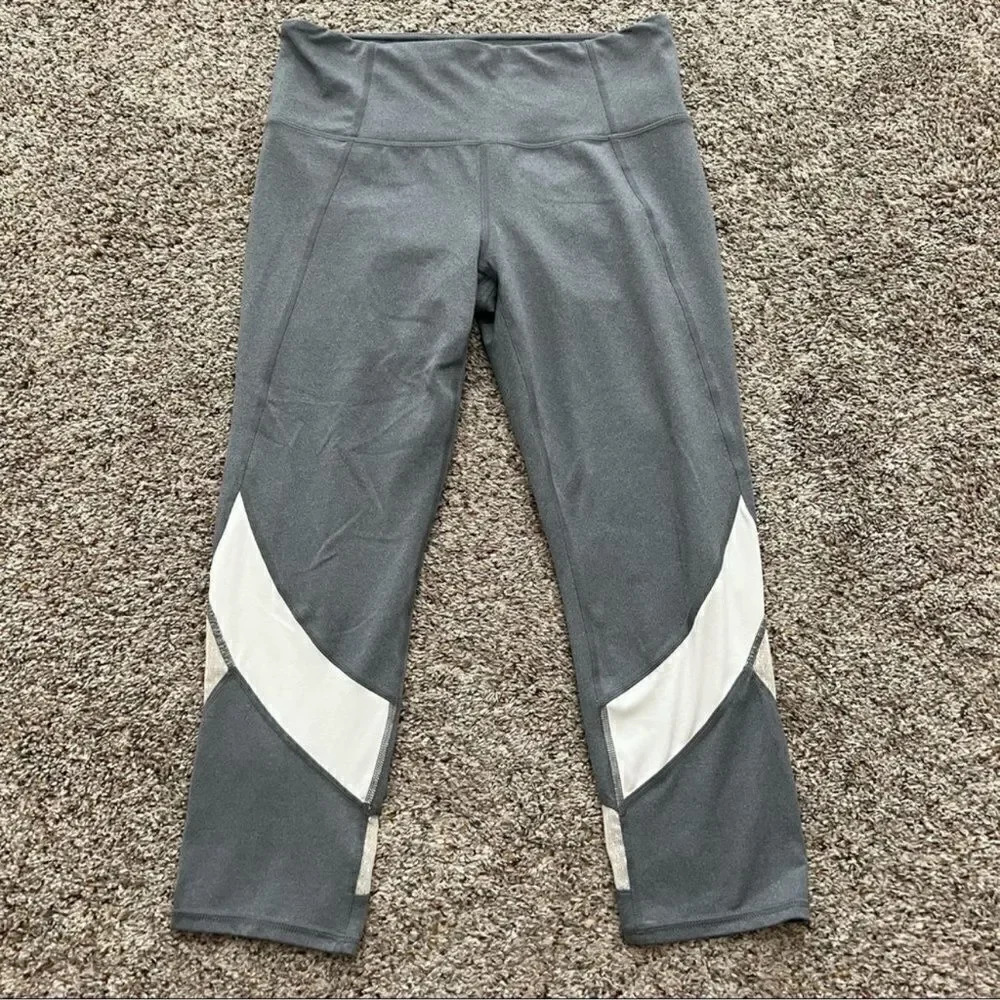 ATHLETA Colorblock Mesh Salutation 21” Crop Tight Gray White L